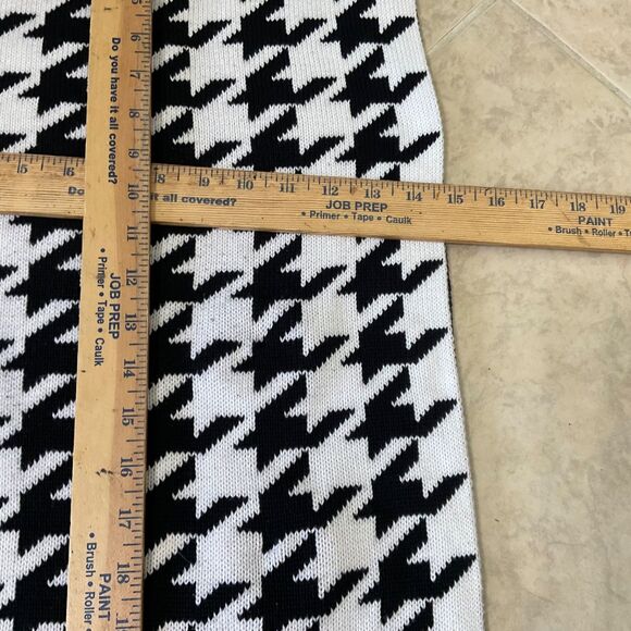 Katie Todd Knit shawl wrap Houndstooth large buttons 60”x15” - Picture 11 of 14